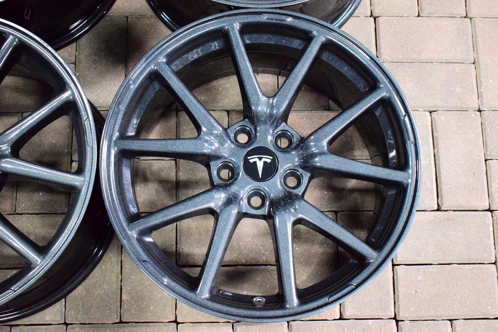 tesla 18'' model 3 original! como nuevos! grafit!