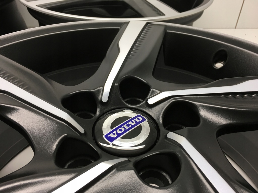 llantas 18 volvo r design 7,5 et 52.5 oem idealne
