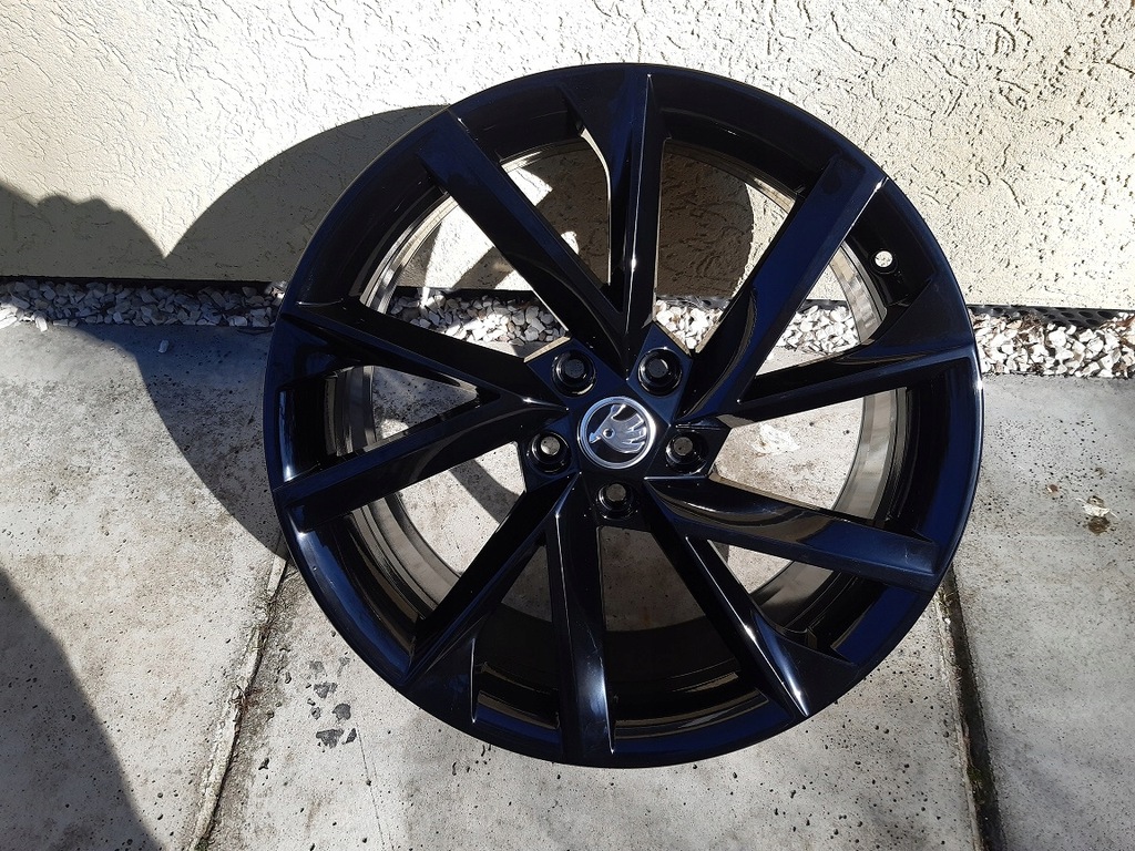 llantas skoda superb karoq 19 5x112 et45 57a 8j