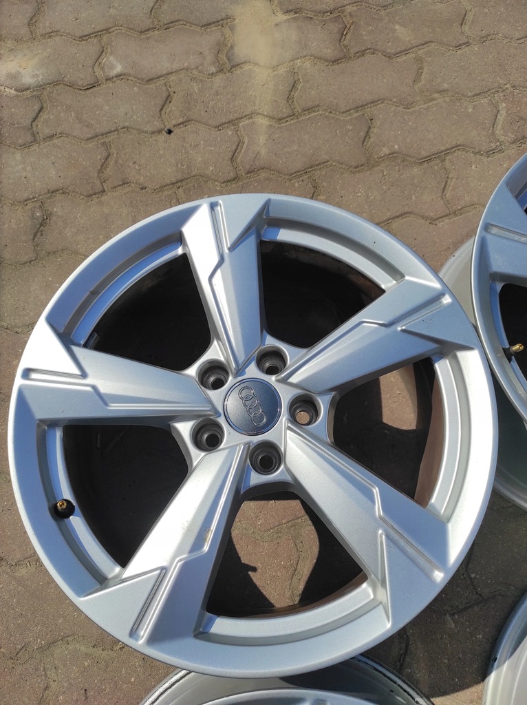 llantas de aluminio  audi r18 5x112 et39 4k0601025d