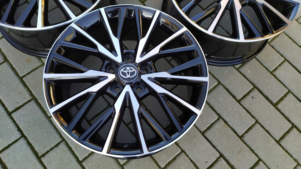 llantas toyota c-hr izoa voxy 7x18 et50 pw457-1000d