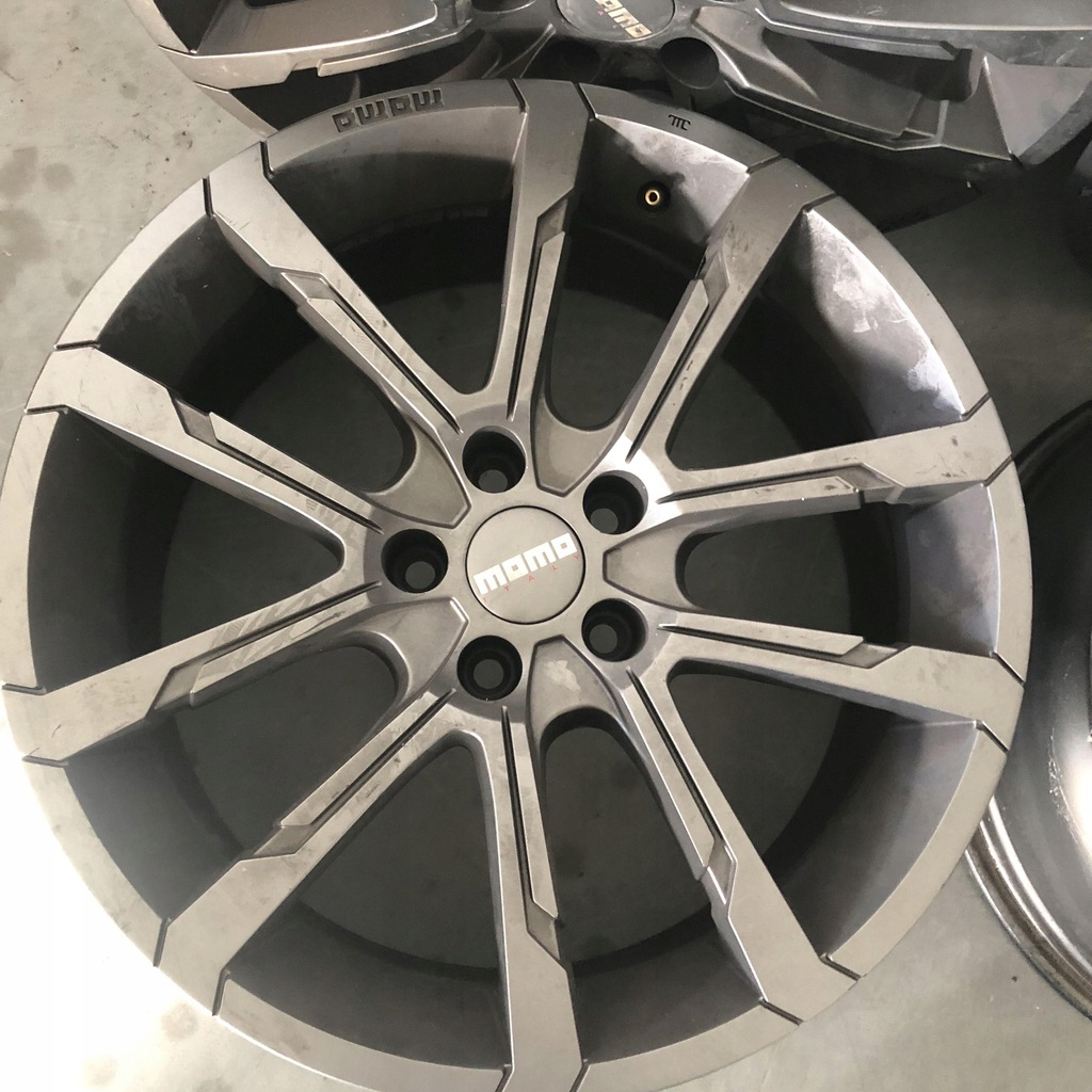 llantas momo quantum 8"x18" et38