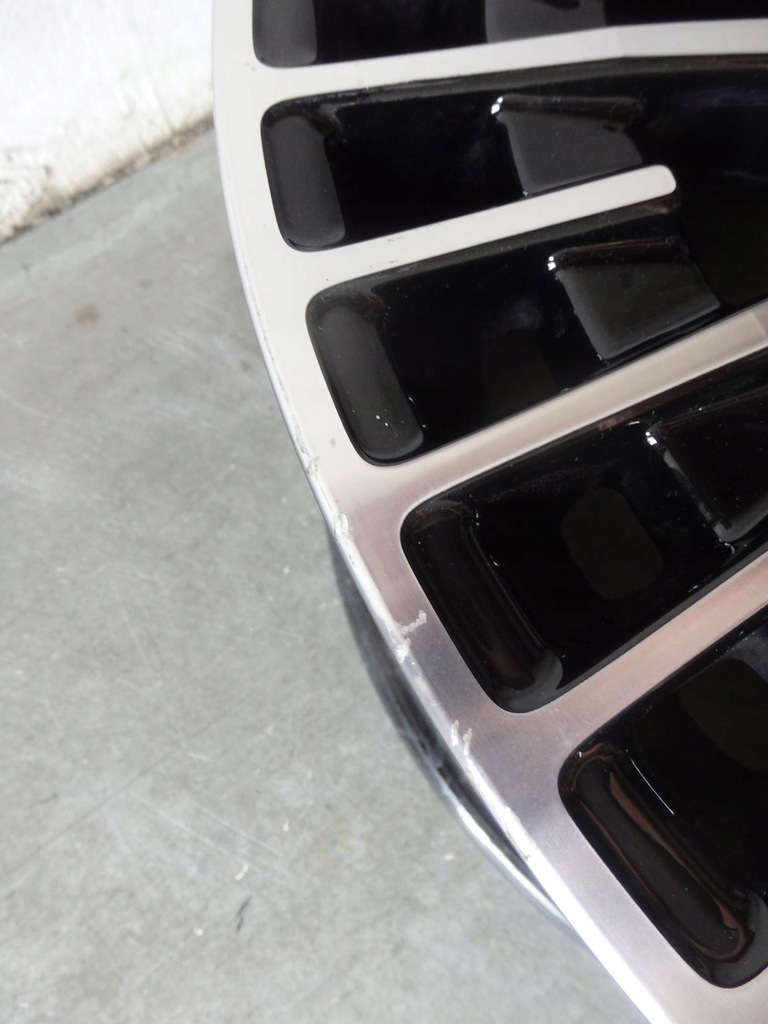 llanta de aluminio 20 mercedes w243 h243 eqa amg
