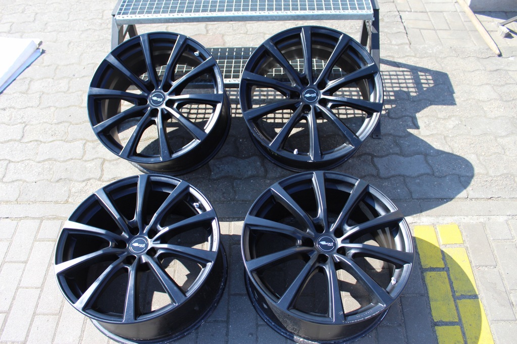 brock porsche macan 20 pulgadas 5x112 et26 sensores