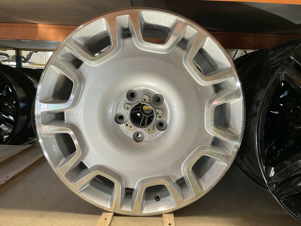 bentley mulsanne llanta 21  pulgadas 3y0601025l
