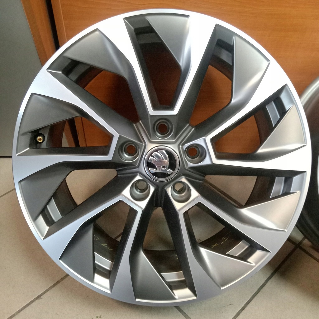 llantas de aluminio 7j r17 et45 5x112 oryg. skoda superb iii