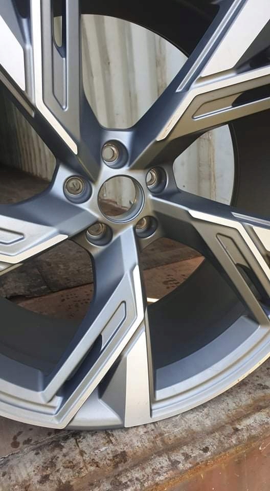 llanta audi a6 rs6 4k0601025s titan 10,5x22 et19