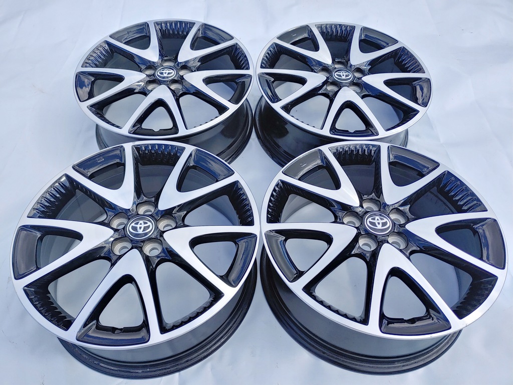 llantas toyota yaris iv prius 17 original