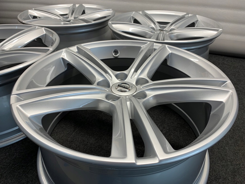 lote llantas volvo v90 s90 xc60 xc90 18” 31362839