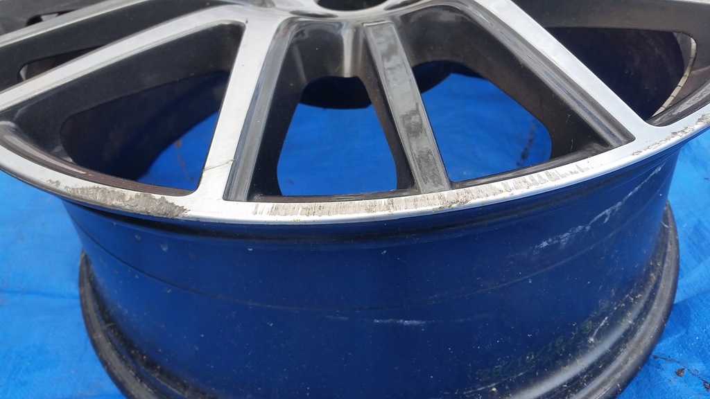 maserati levante 670044700 9jx21h2 et40,5 llanta