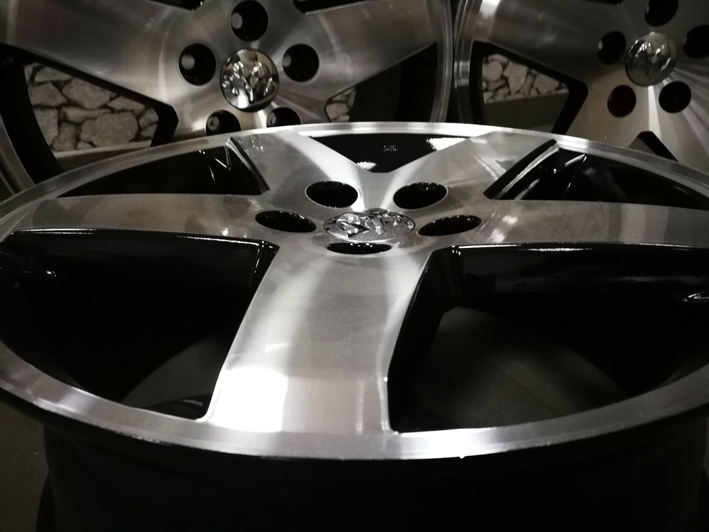 dodge chrysler jeep compass 5x114,3 7x18 et42