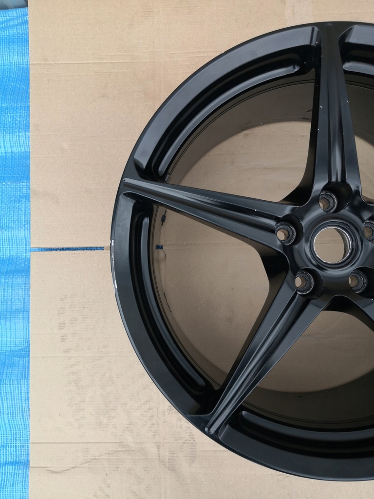 llanta ferrari italia 458 20'' 10.5j et-58.5 114.3