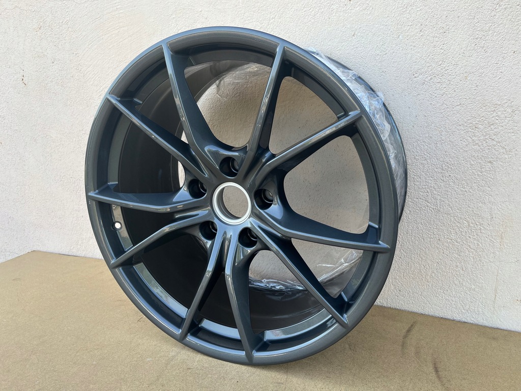 llanta trasera  boxter cayman 982 r20