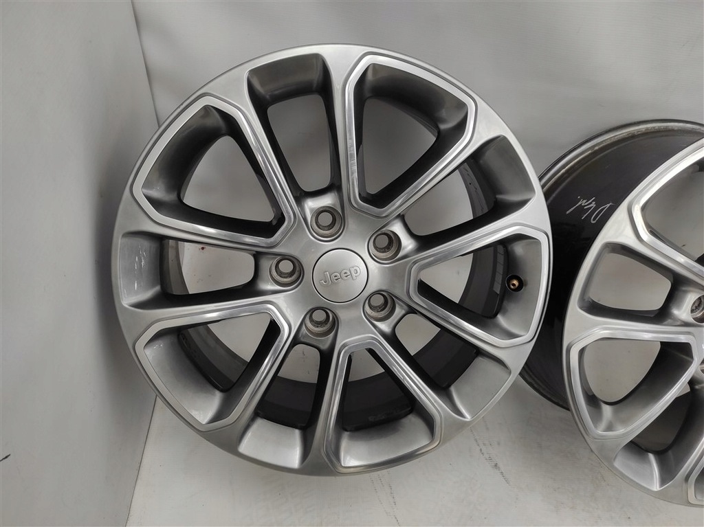 llantas jeep grand cherokee 18  pulgadas 8j et56.4 5x127