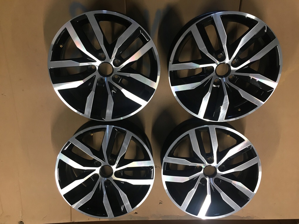 llantas de aluminio  vw golf vii 7jx17h 5x112 et49