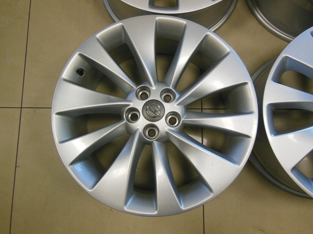 llantas de aluminio opel 5x105 18" et38 95493724