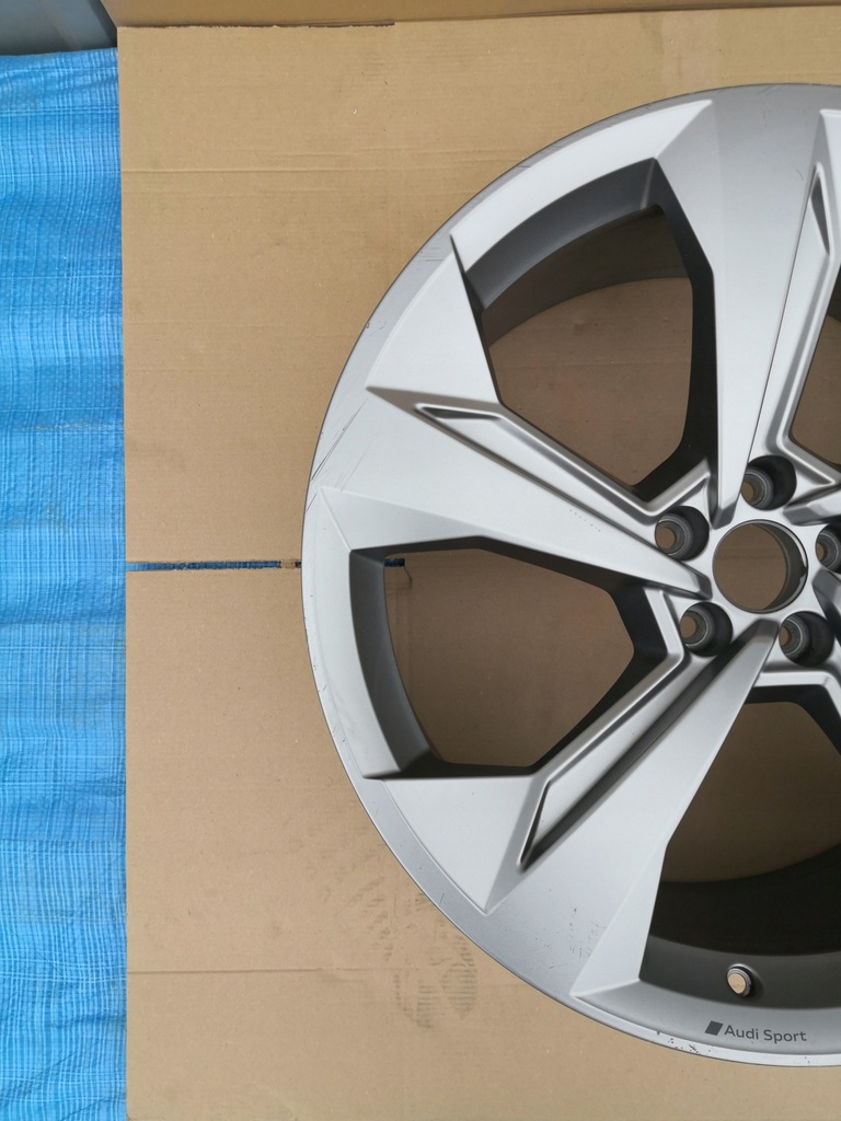 llanta audi q7 sq7 4m0 q8 sq8 22'' 10j et26 025cd