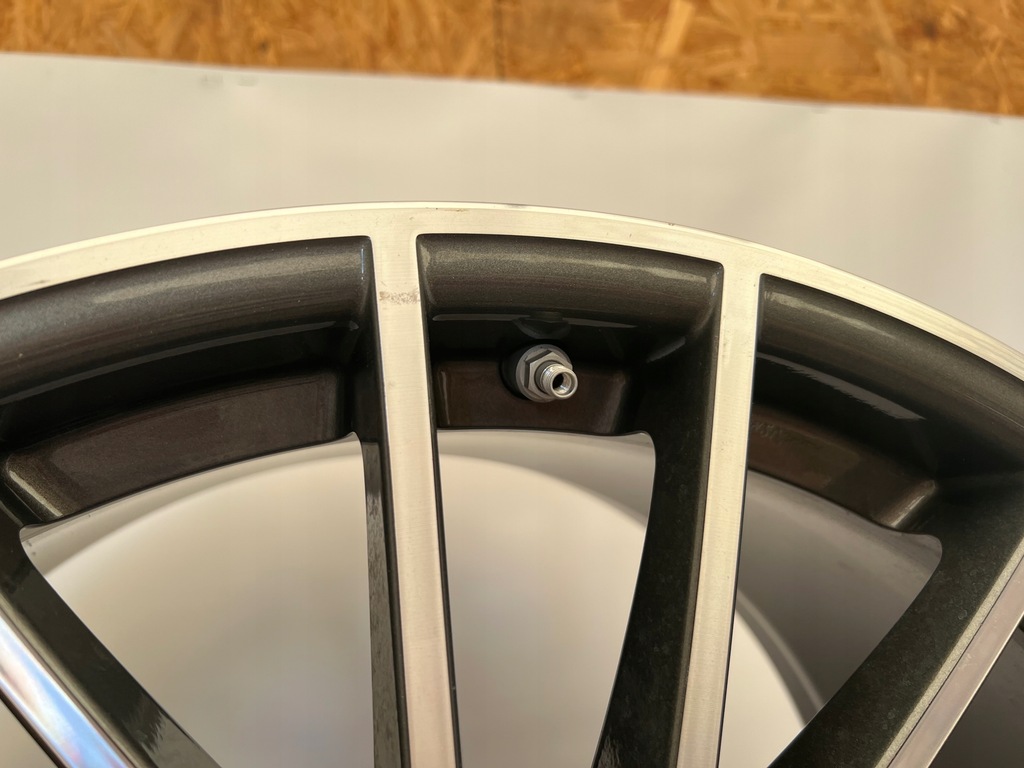 llanta  llanta de aluminio porsche 9y cayenne iii 3 22'' et52