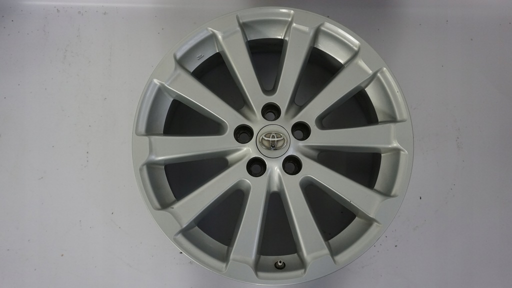 llantas toyota venza 19" 7,5j et35 5x114,3