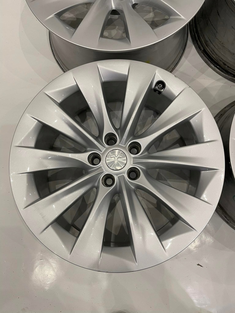 tesla model x lote llantas 9j et35 10j et35 5x120