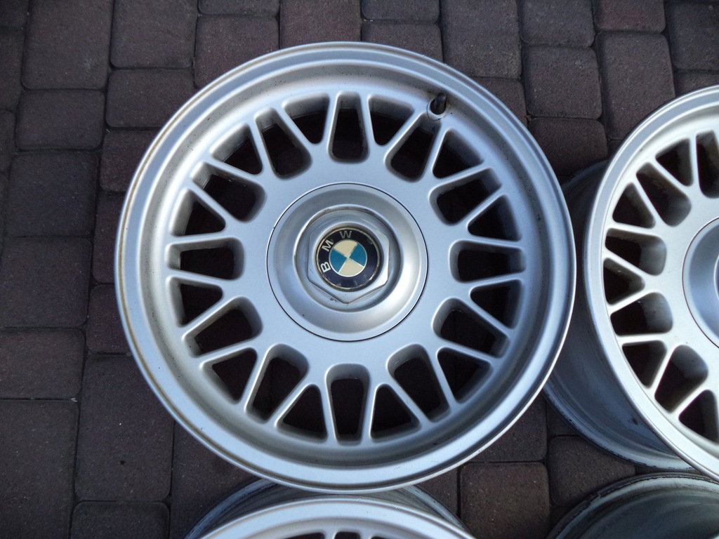 bmw 8 e31 llantas de aluminio  16