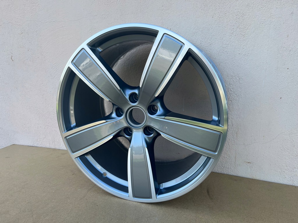 llanta trasera  porsche cayenne e3 9y0 r22