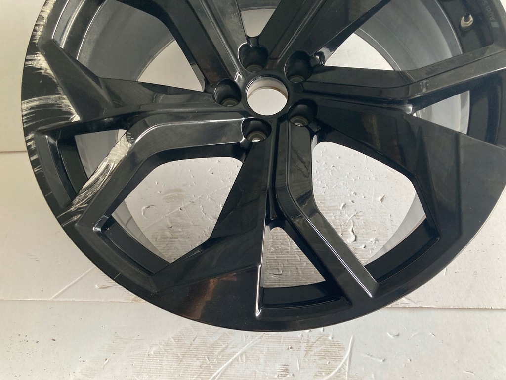 llanta audi q8 sq8 rsq8 rs 4m 4m8 10,5x23 4m8601025