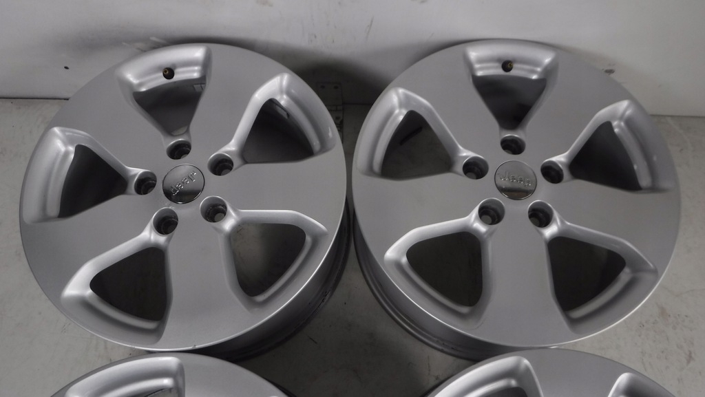 llantas  llanta de aluminio jeep cherokee 5x127 18 chrysler dodge