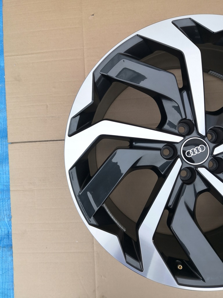 llanta audi e tron 4ke 21'' 9.5jx21 et-36 b. 