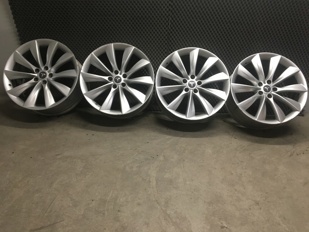 llantas tesla s 21x8,5j et 40 lote original