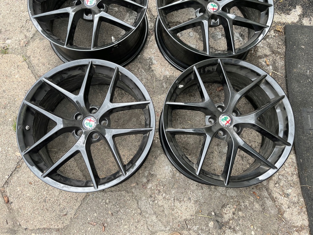 261 alfa romeo stelvio llantas  llanta de aluminio 20'' 156117310