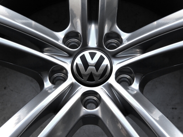 original vw tiguan 19  pulgadas 5n0601025t (2v56)