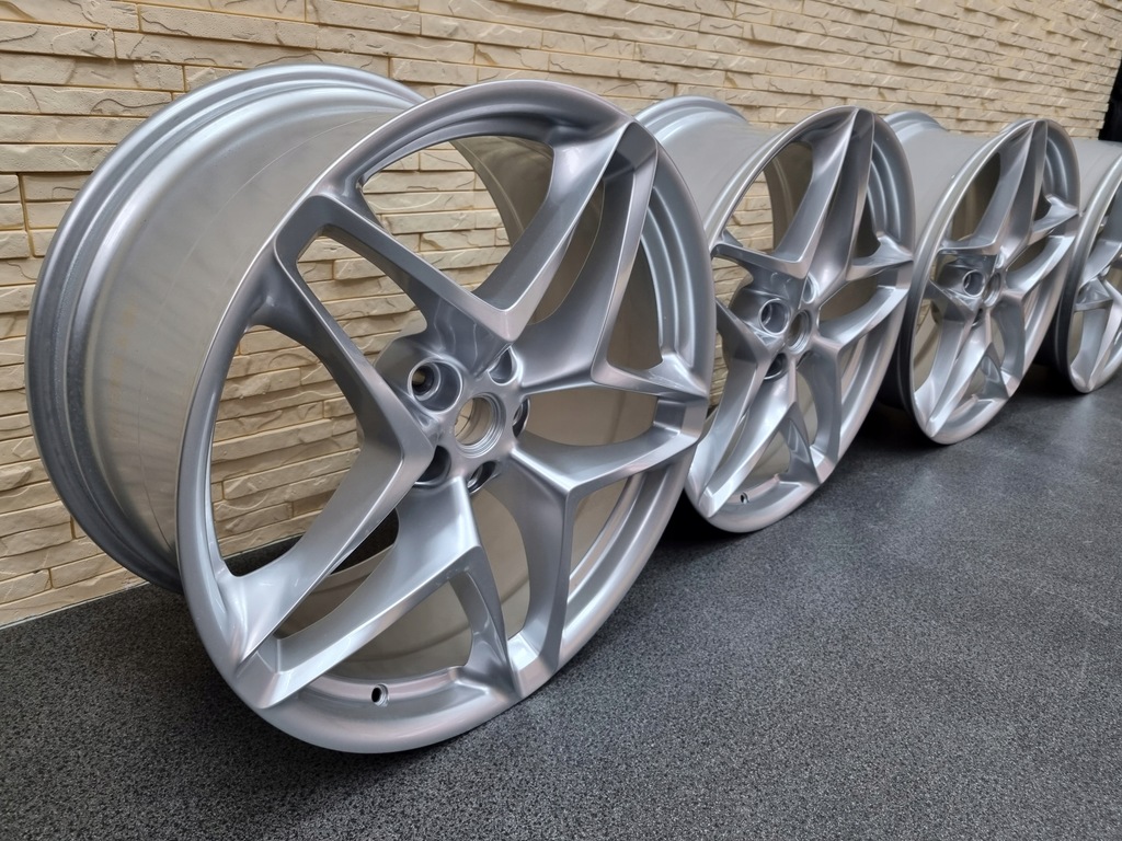 ferrari roma gloss silver llanta nuevos