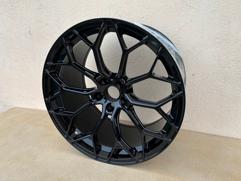 llanta trasera lamborghini huracan evo 11jx20 et.40